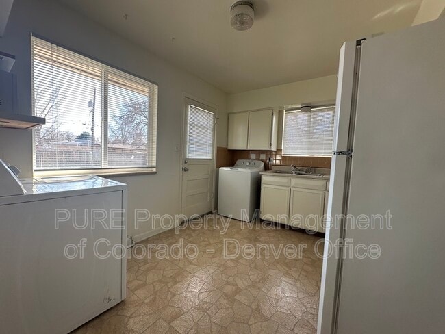 Building Photo - 130 S Cody Ct