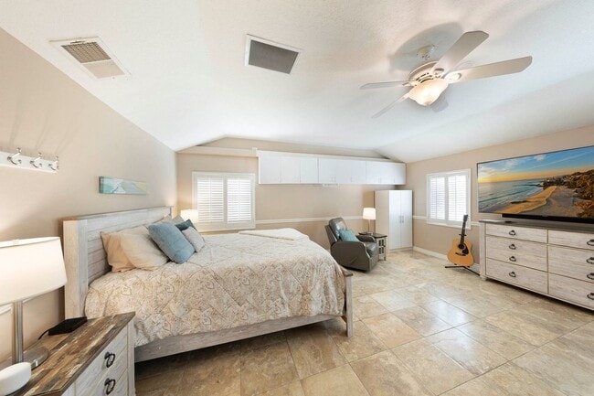 Building Photo - 30932 Colonial Pl
