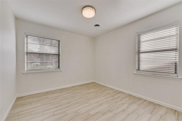 Building Photo - 413 Simmons Dr