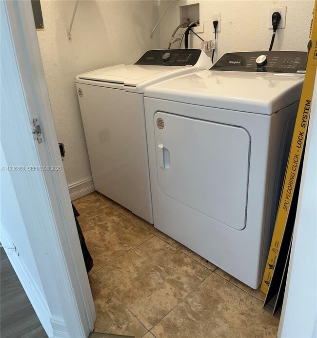 Building Photo - 8432 NW 107 Ct