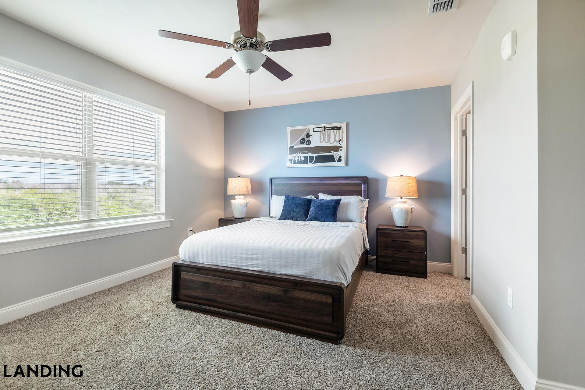 Building Photo - 305 Laredo Dr