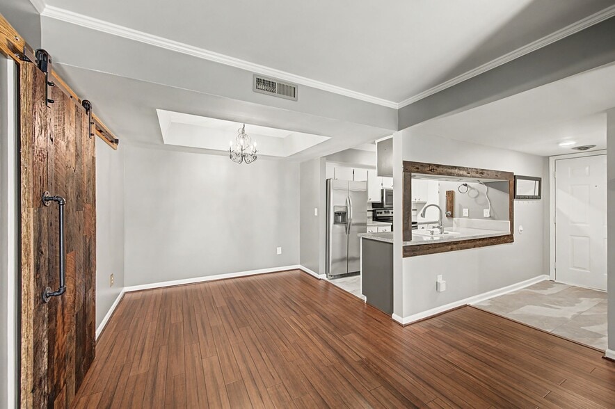 Building Photo - 265 Hillsboro Pl