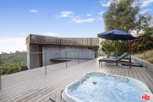 Building Photo - 1735 Summitridge Dr