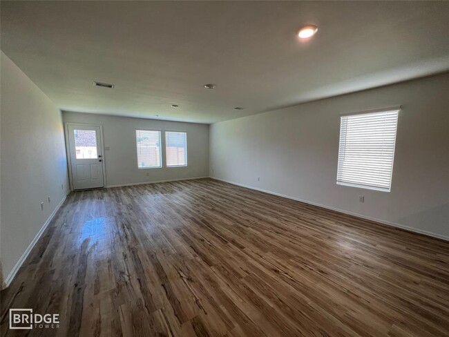 Building Photo - 3315 Aster Mdw Wy
