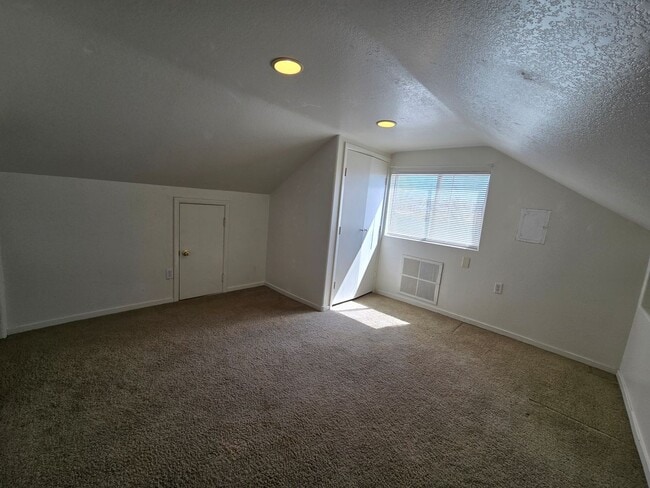 Building Photo - 607 Avenue G