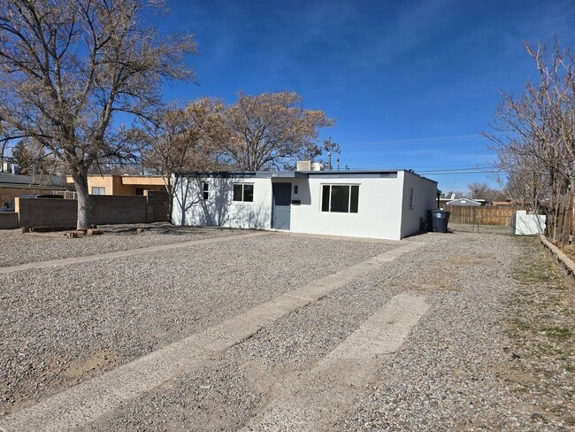 Building Photo - 4811 Comanche Rd NE