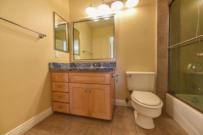 Building Photo - 9 Las Cruces