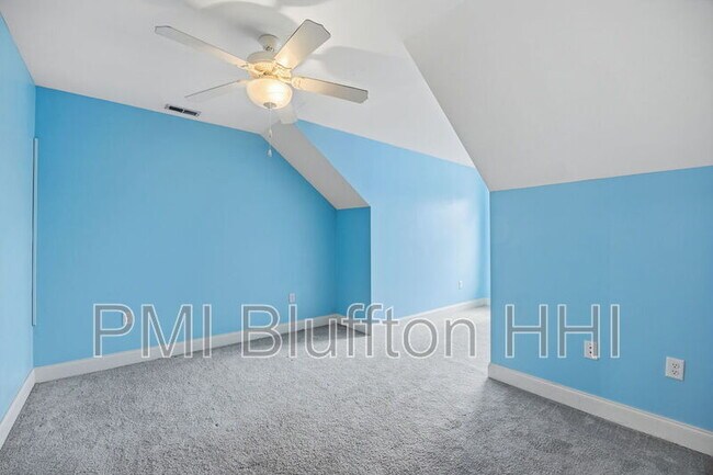 Building Photo - 355 Dante Cir