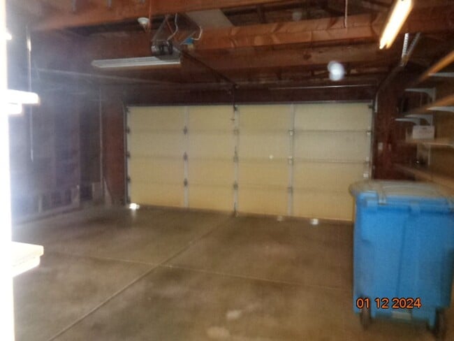 Building Photo - 1250 Redwood Ct