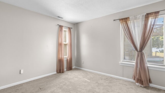 Building Photo - 9506 13th Bay St