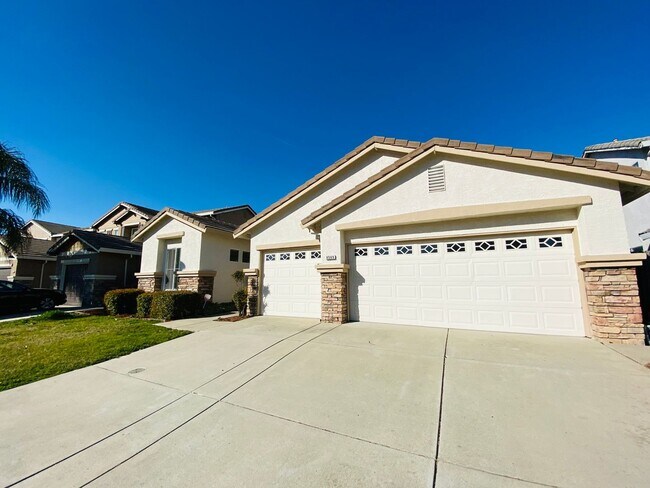 Building Photo - 9565 Stone Springs Dr