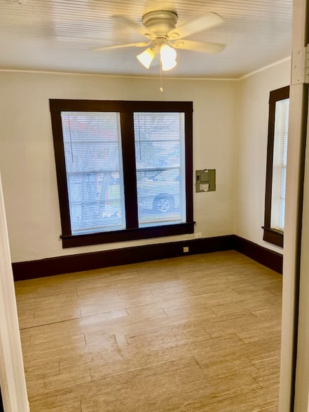 Building Photo - 356 Walnut St