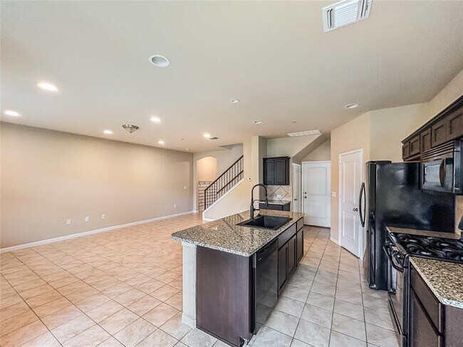 Building Photo - 2880 Donnell Dr