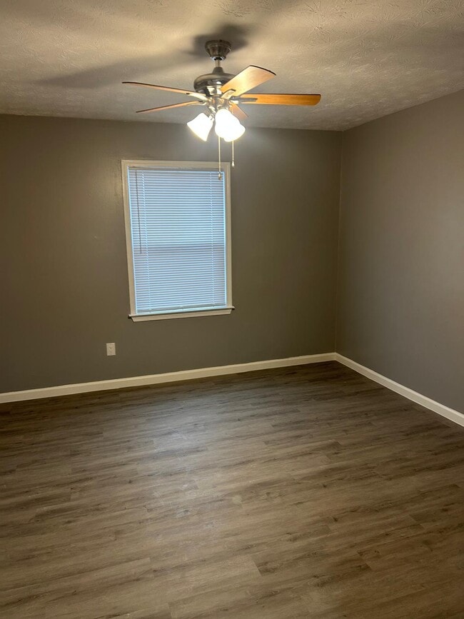 Building Photo - 2713 Evans Mill Dr