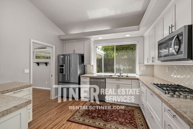 Building Photo - 2337 Fallwater Ln
