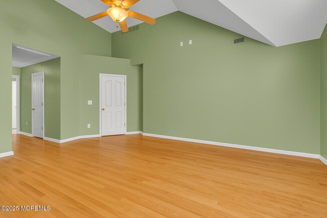 Building Photo - 220 Whalepond Rd