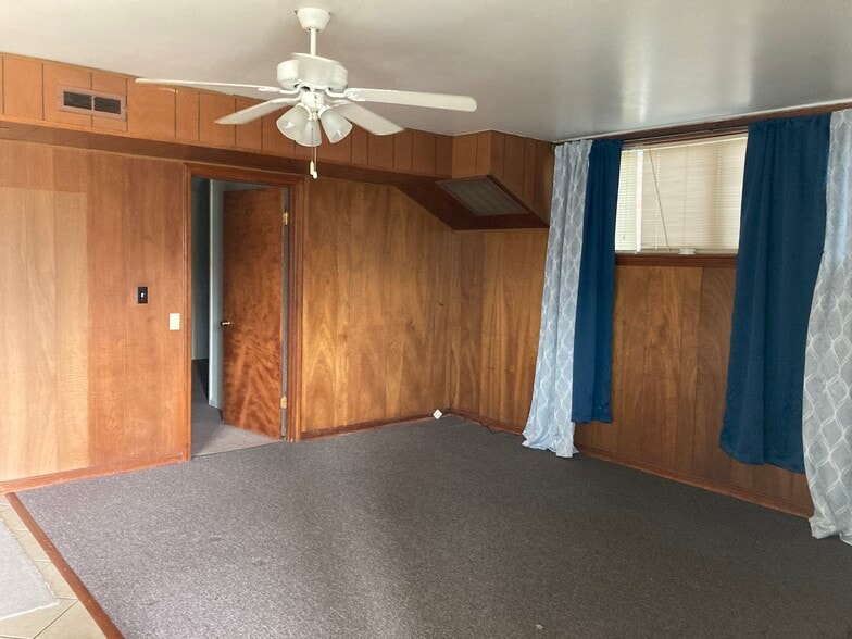 Building Photo - 407 W Stephen Foster Ave