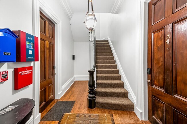 Building Photo - 281 Benefit St