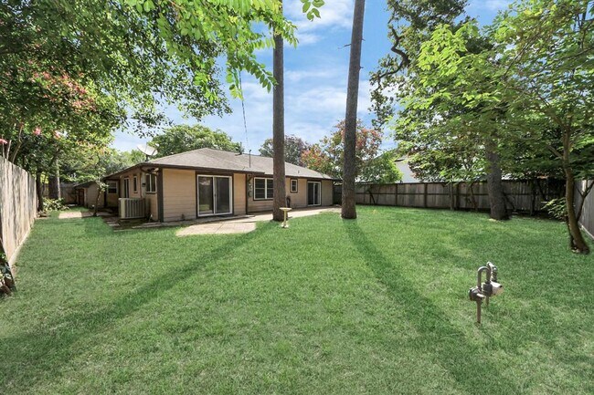 Building Photo - 12811 Butterfly Ln
