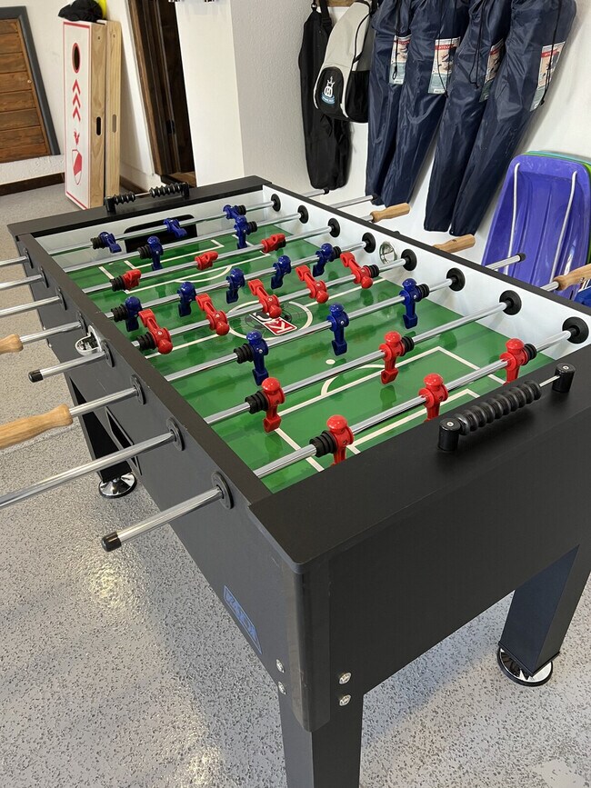 Building Photo - 116 Winterleaf Dr