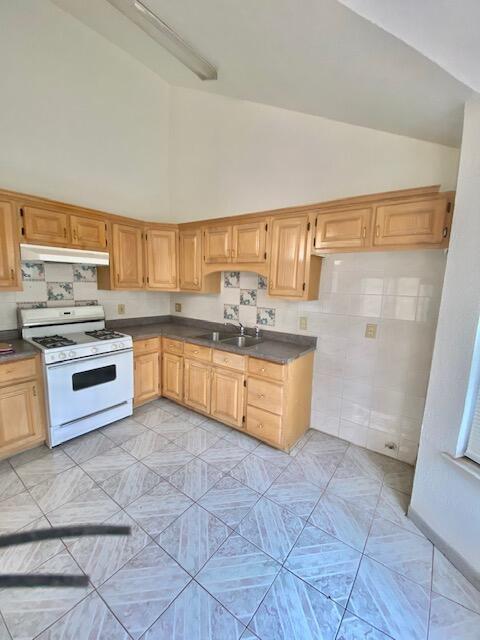 Building Photo - 7421 Bishop Flores Dr