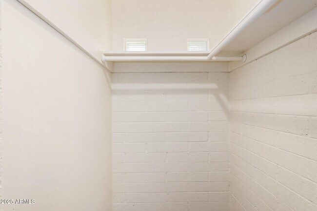 Building Photo - 2409 W Cortez St