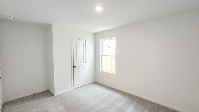 Building Photo - 26819 Feather Reed Dr