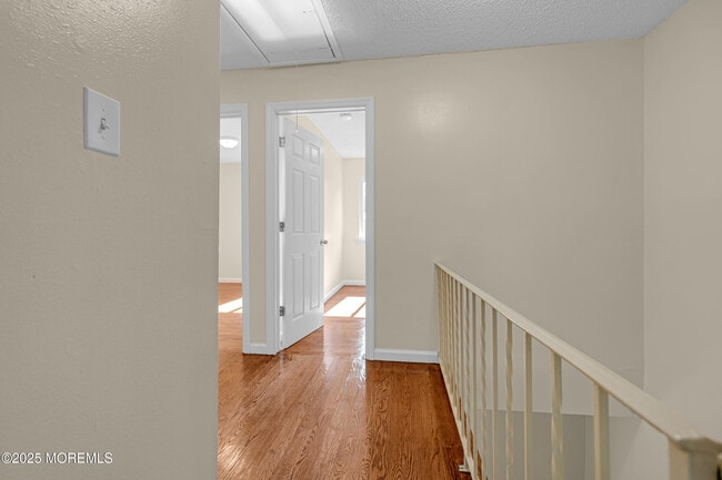 Building Photo - 10 Foxwood Ct