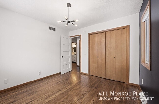 Building Photo - 411 Monroe Pl