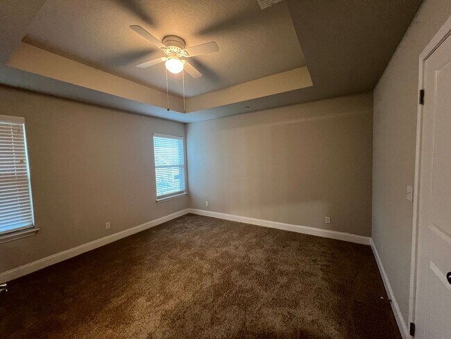 Building Photo - 7417 Savannah Brooks