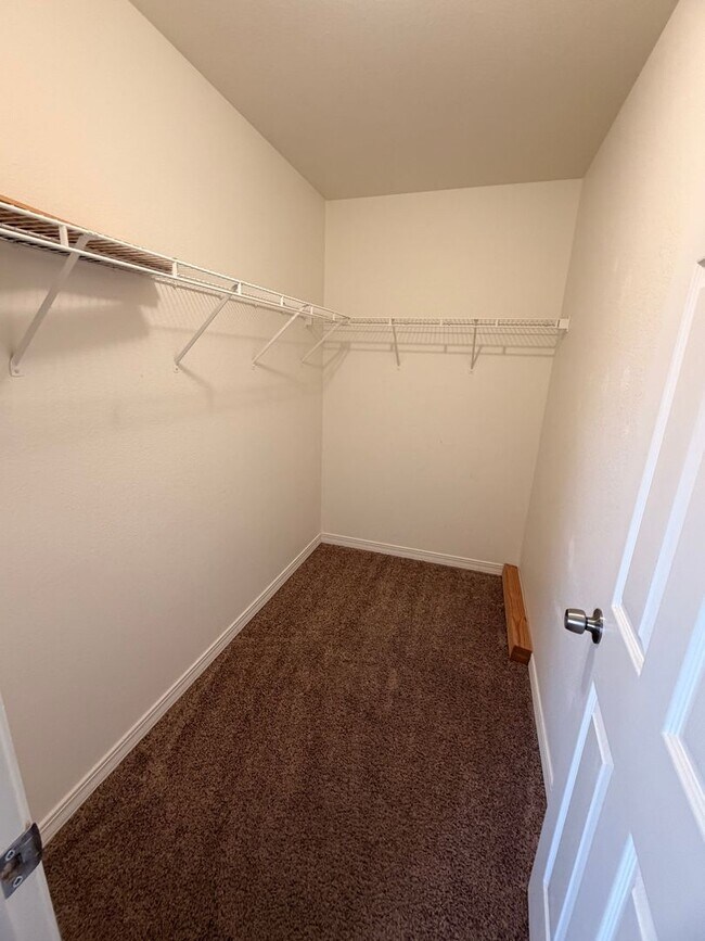 Building Photo - Bright & Spacious 5-Bedroom Home with 3-Car Garage – Available Now