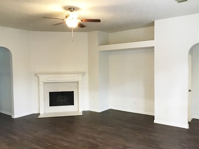 Building Photo - 22327 Merabrook Dr