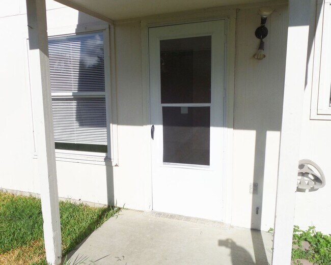 Building Photo - 3-Bedroom Duplex for Rent in Killeen