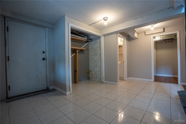 Building Photo - 312 Midway Ave