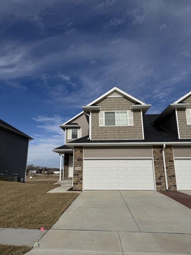 Building Photo - 230 W Samuel Ave