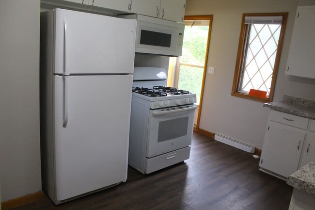 Building Photo - 2237 Mt Vernon Rd SE