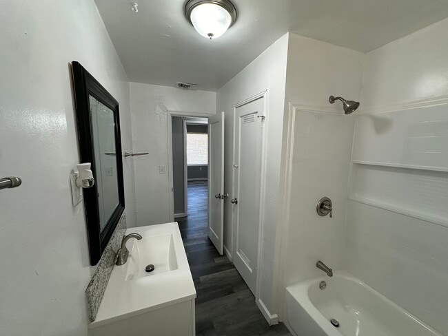 Building Photo - APPLY FOR THIS BEAUTIFUL HOME TODAY!