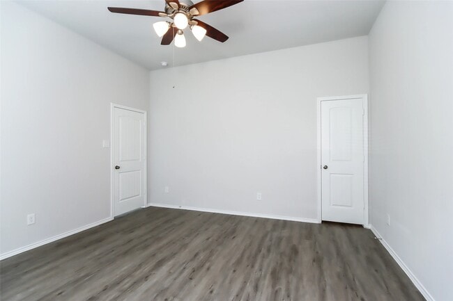 Building Photo - 21310 Shadbush Avenue