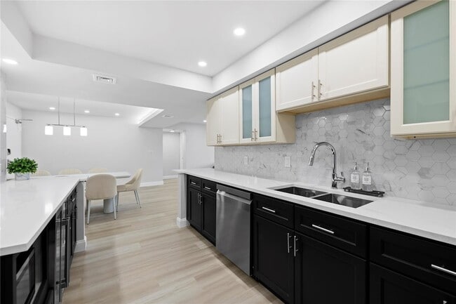 Building Photo - 3500 Galt Ocean Dr