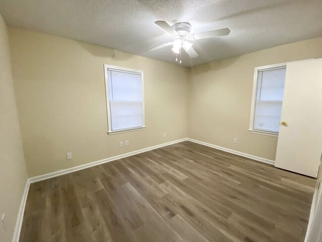 Building Photo - 3 bedroom, 2 bath near Quince and Perkins