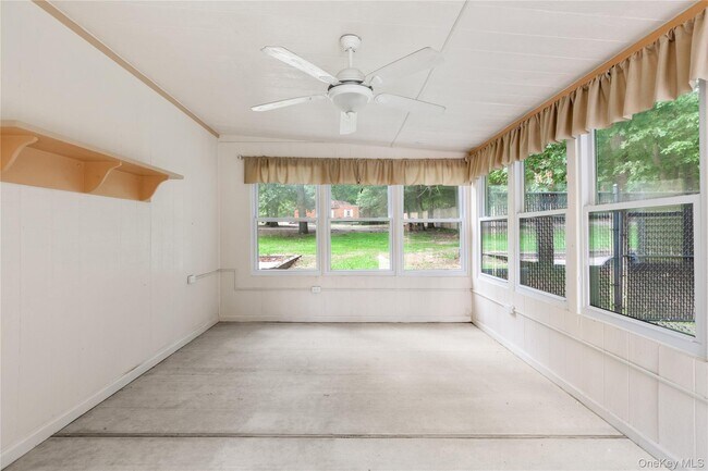 Building Photo - 110 E Bartlett Rd