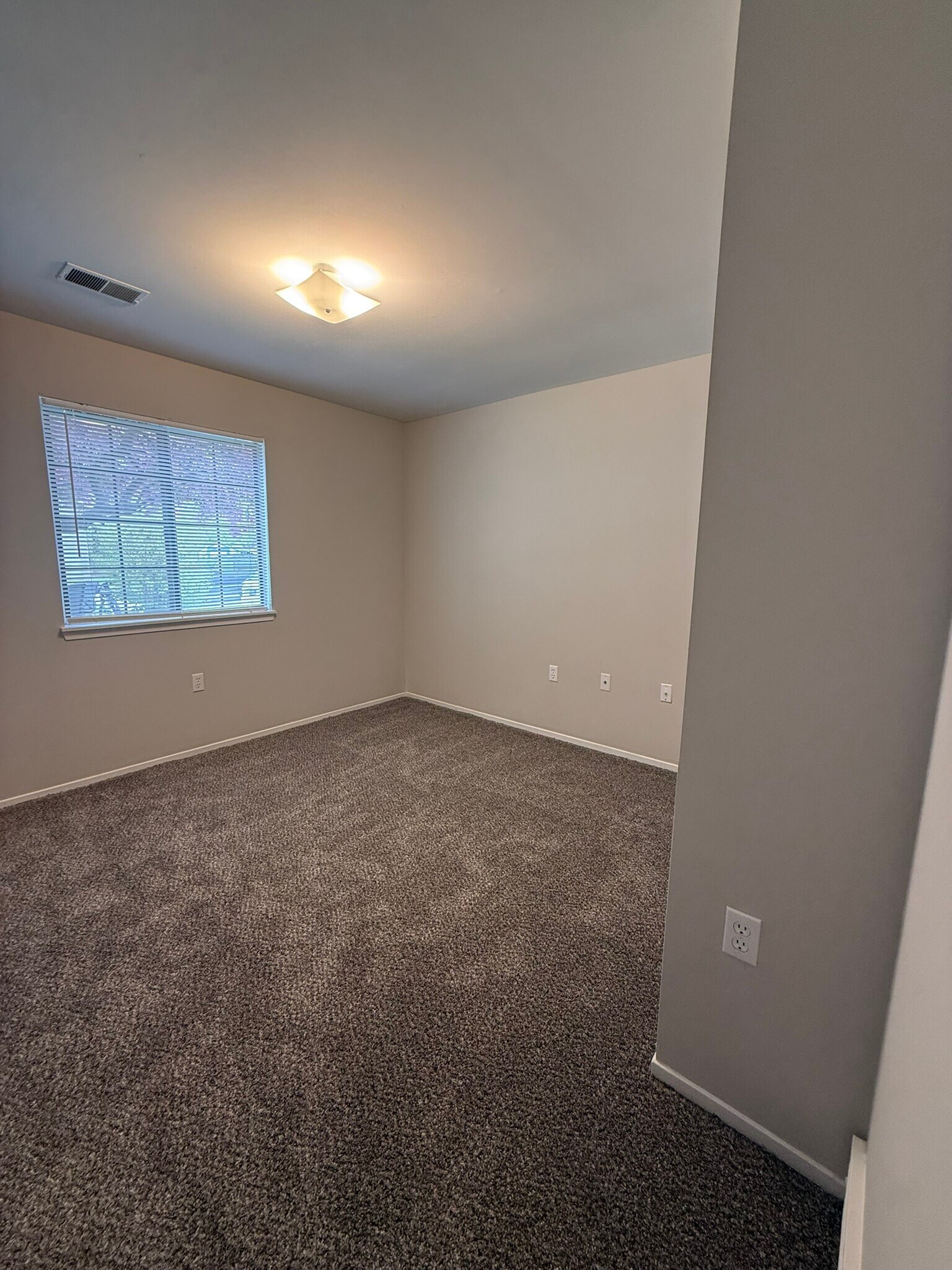 Building Photo - 1256 Oxford Manor Ct