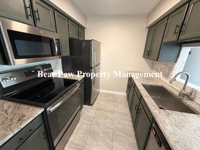 Building Photo - "Charming 2-Bed, 2-Bath Condo!"