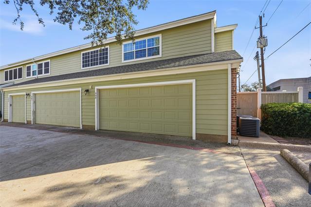 Building Photo - 6220 Bentwood Trail