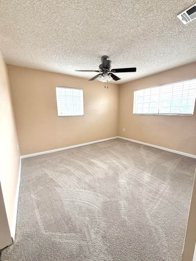 Building Photo - 6745 Venetian Dr
