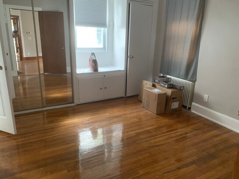 Building Photo - 81 Litchfield St