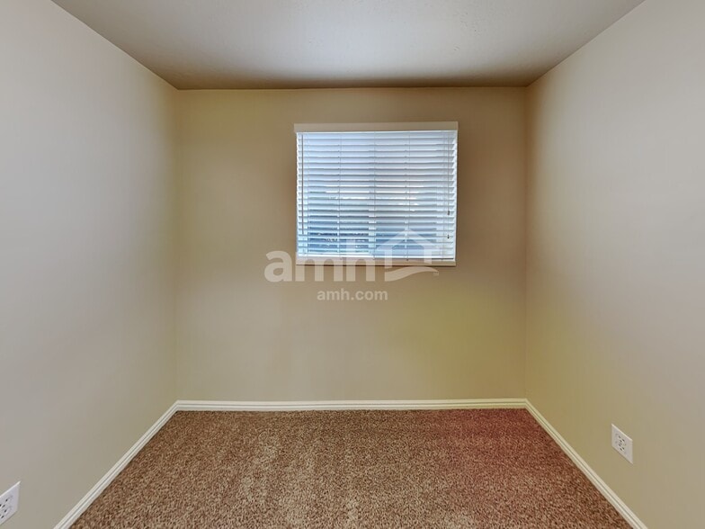 Building Photo - 911 N 2350 W