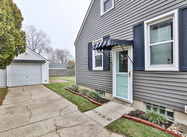 Building Photo - 4004 Matson Ave