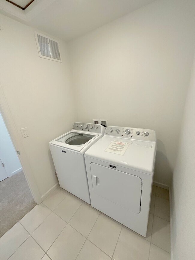 Building Photo - 3 Bedroom Townhome Available Near Voyager Pkwy & Interquest Pkwy!