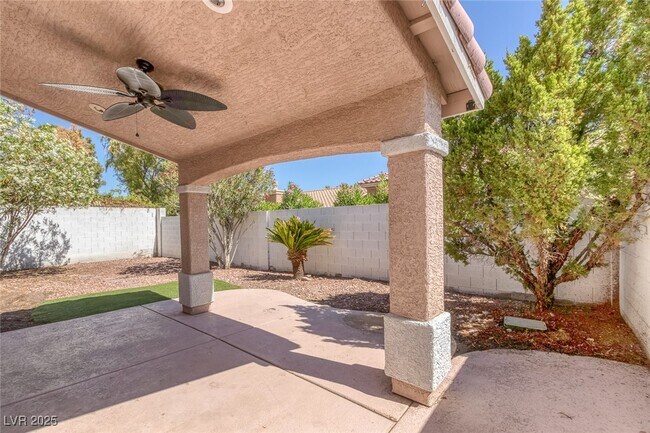 Building Photo - 10132 Crest Brook Pl